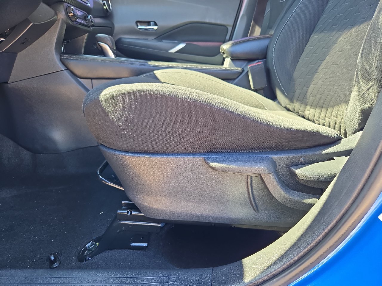 Certified 2022 Nissan Kicks SV FWD image 23