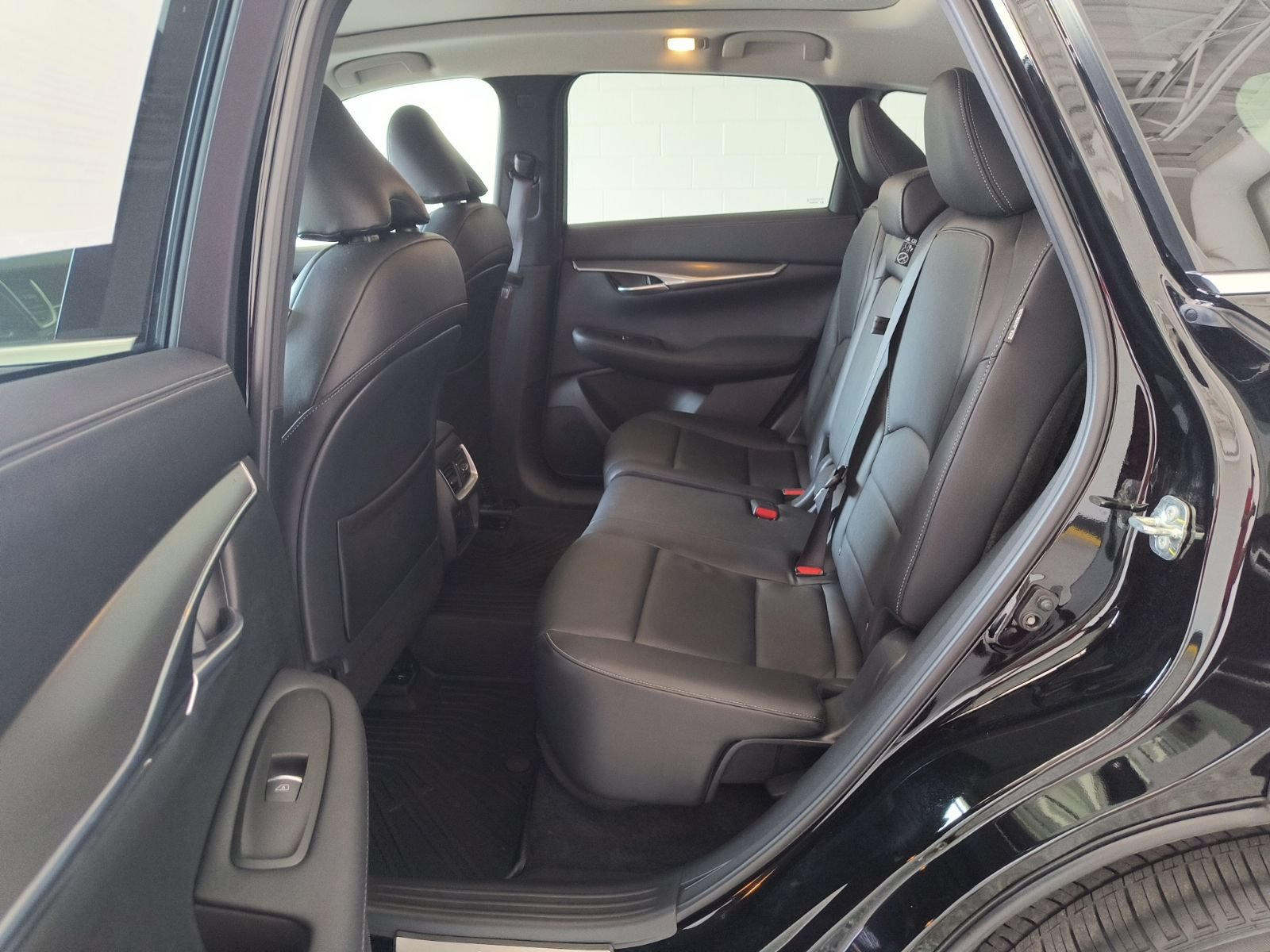 Certified 2025 INFINITI QX50 Luxe AWD/4WD image 27