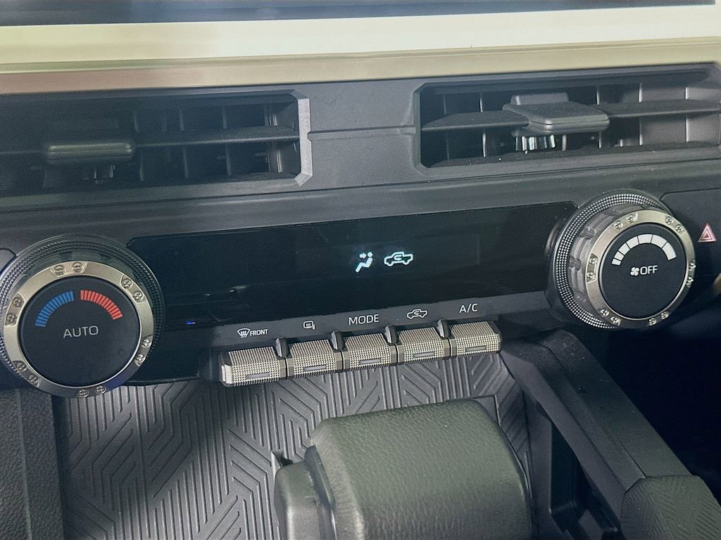 Used 2024 Toyota Tacoma TRD Off-Road image 26