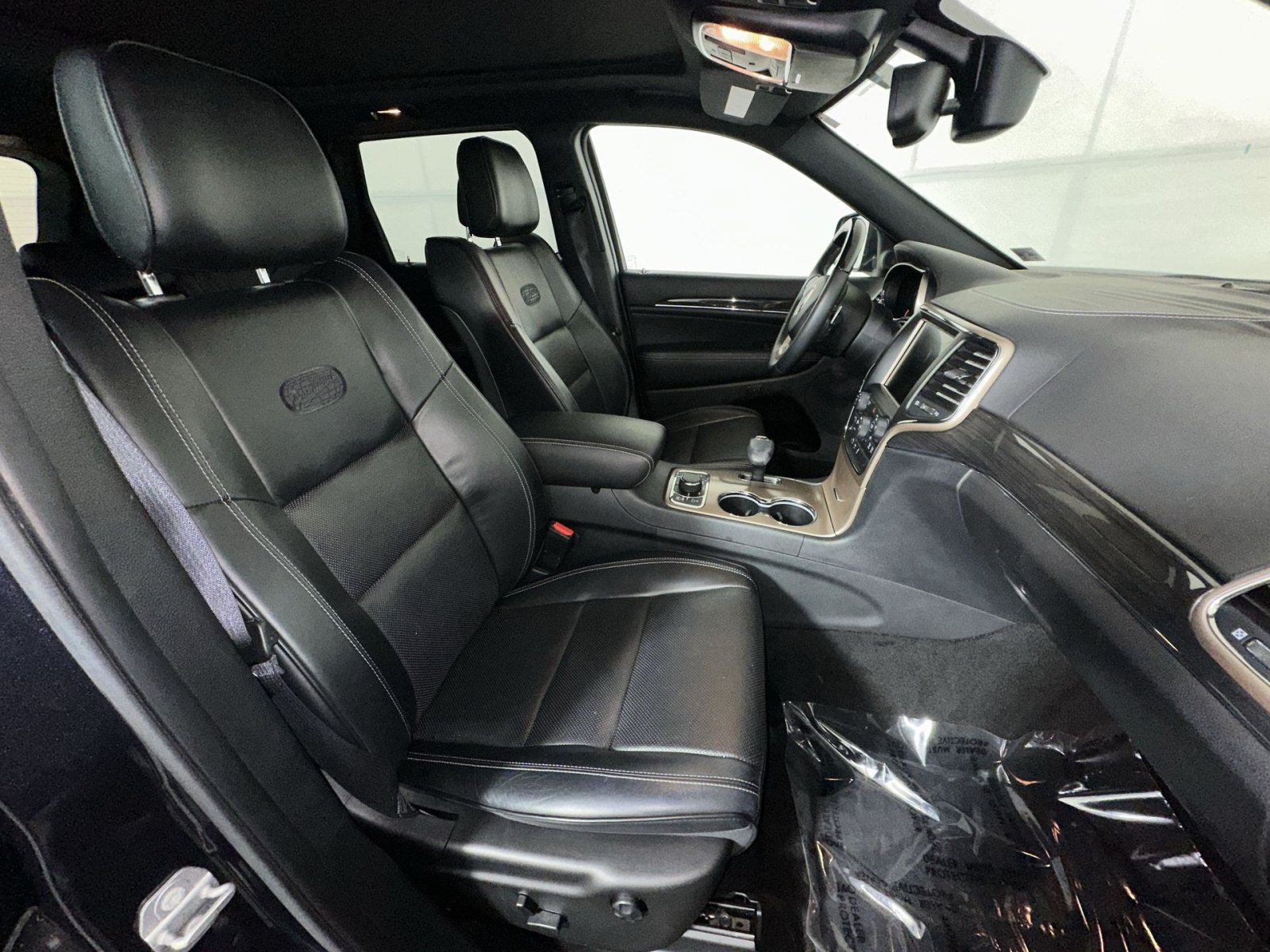 Used 2015 Jeep Grand Cherokee Overland AWD/4WD image 27