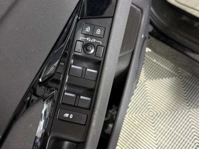 Used 2024 Land Rover Range Rover Evoque S AWD/4WD image 26