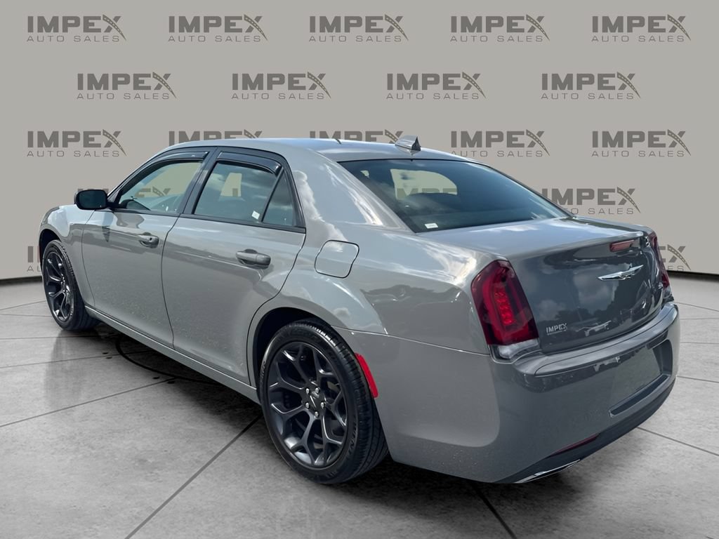 Used 2019 Chrysler 300 S RWD image 2