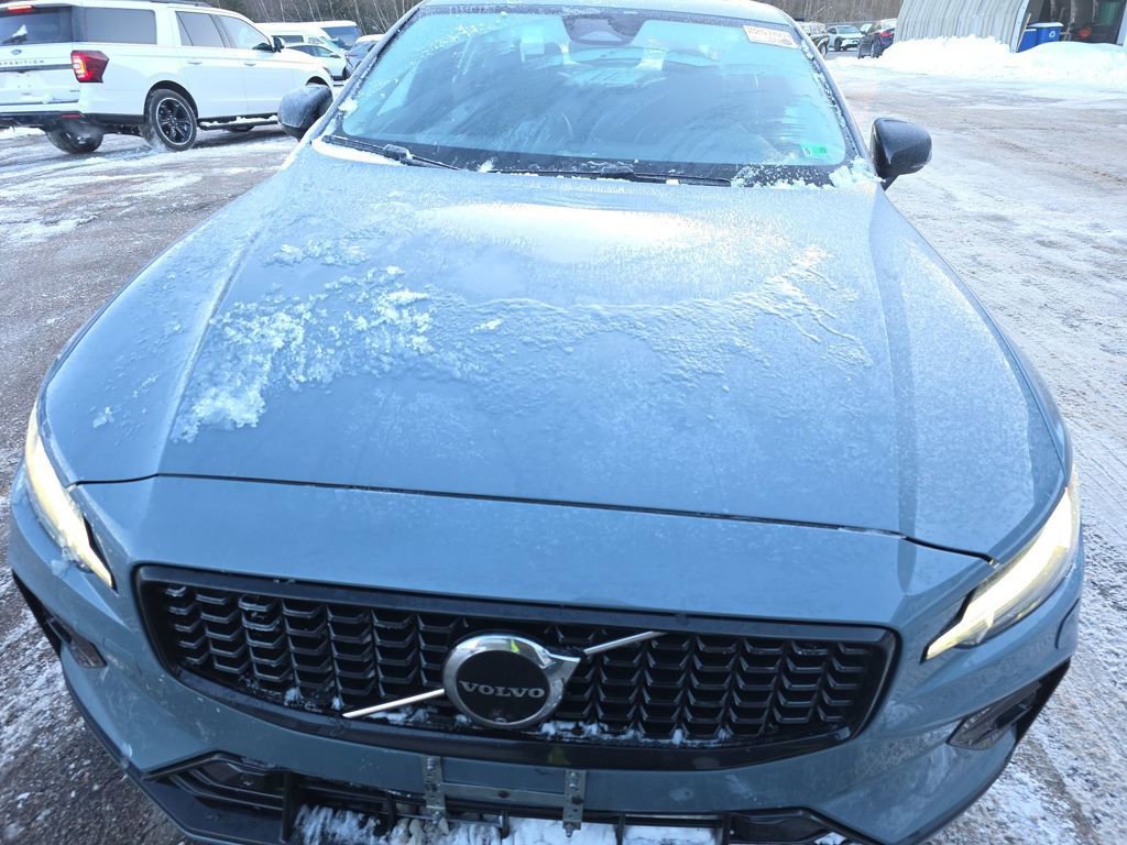 Used 2024 Volvo S60 B5 Plus image 1