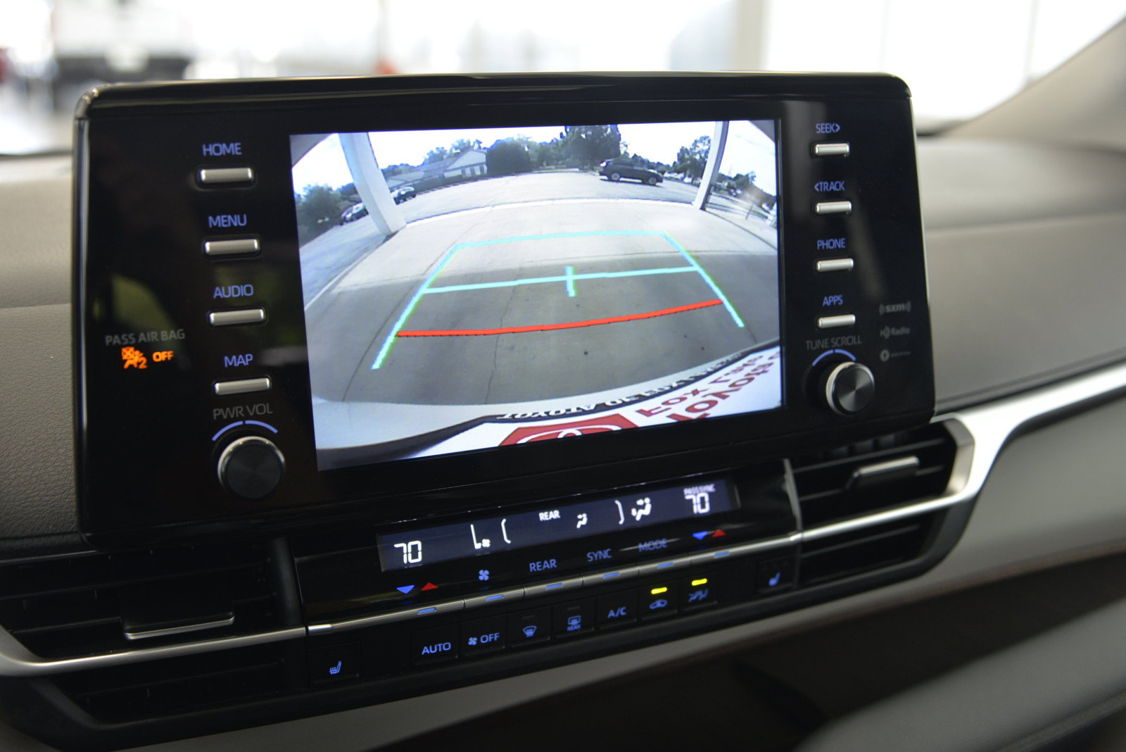 Used 2024 Toyota Sienna XLE AWD/4WD image 13