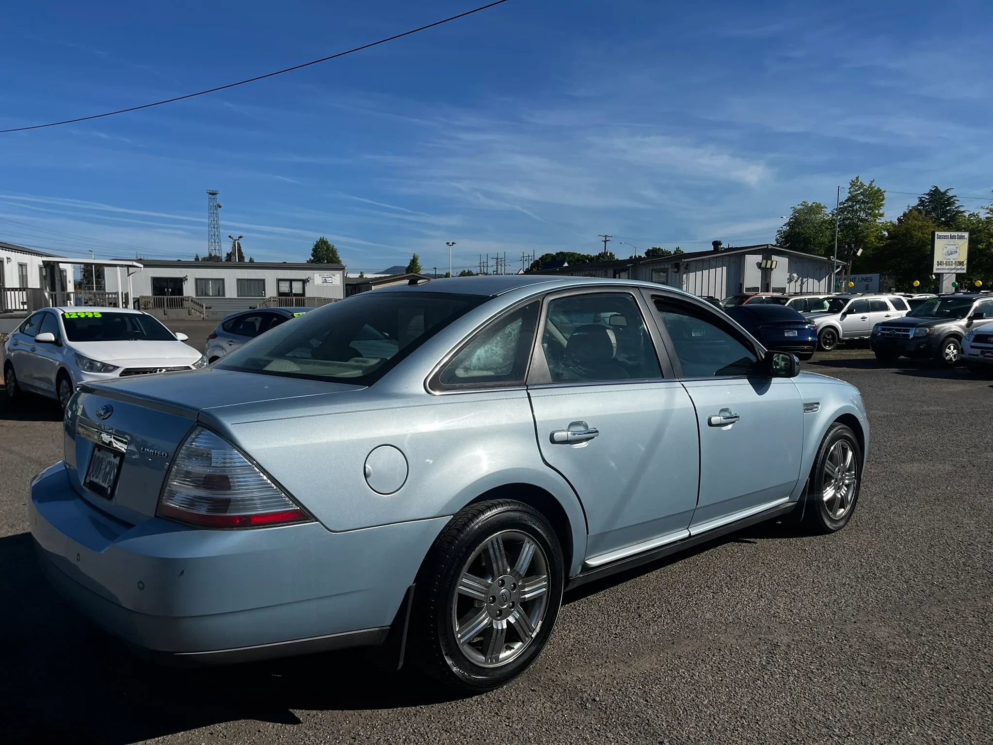 Used 2009 Ford Taurus Limited FWD image 3