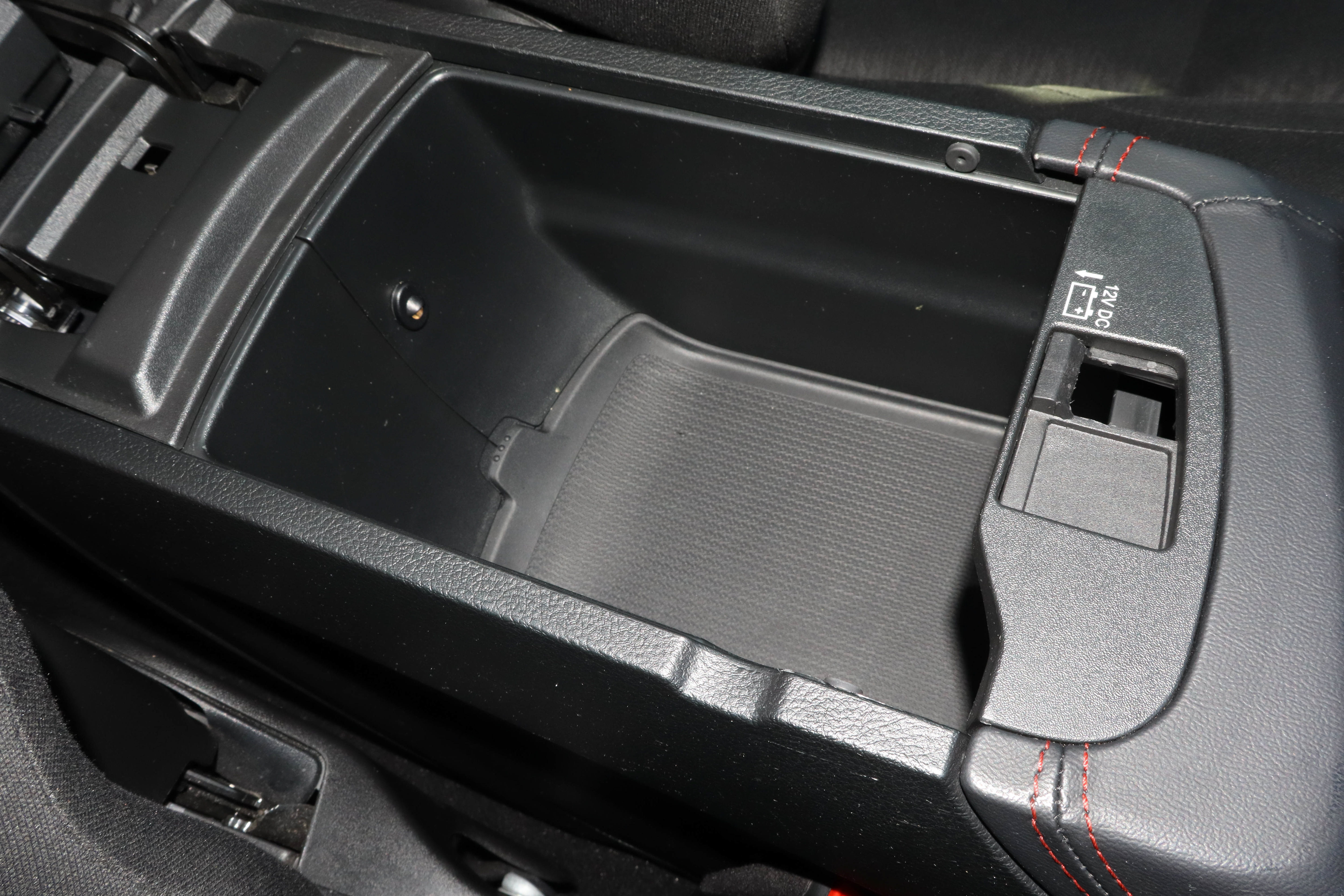 Used 2025 Dodge Durango GT AWD/4WD image 25