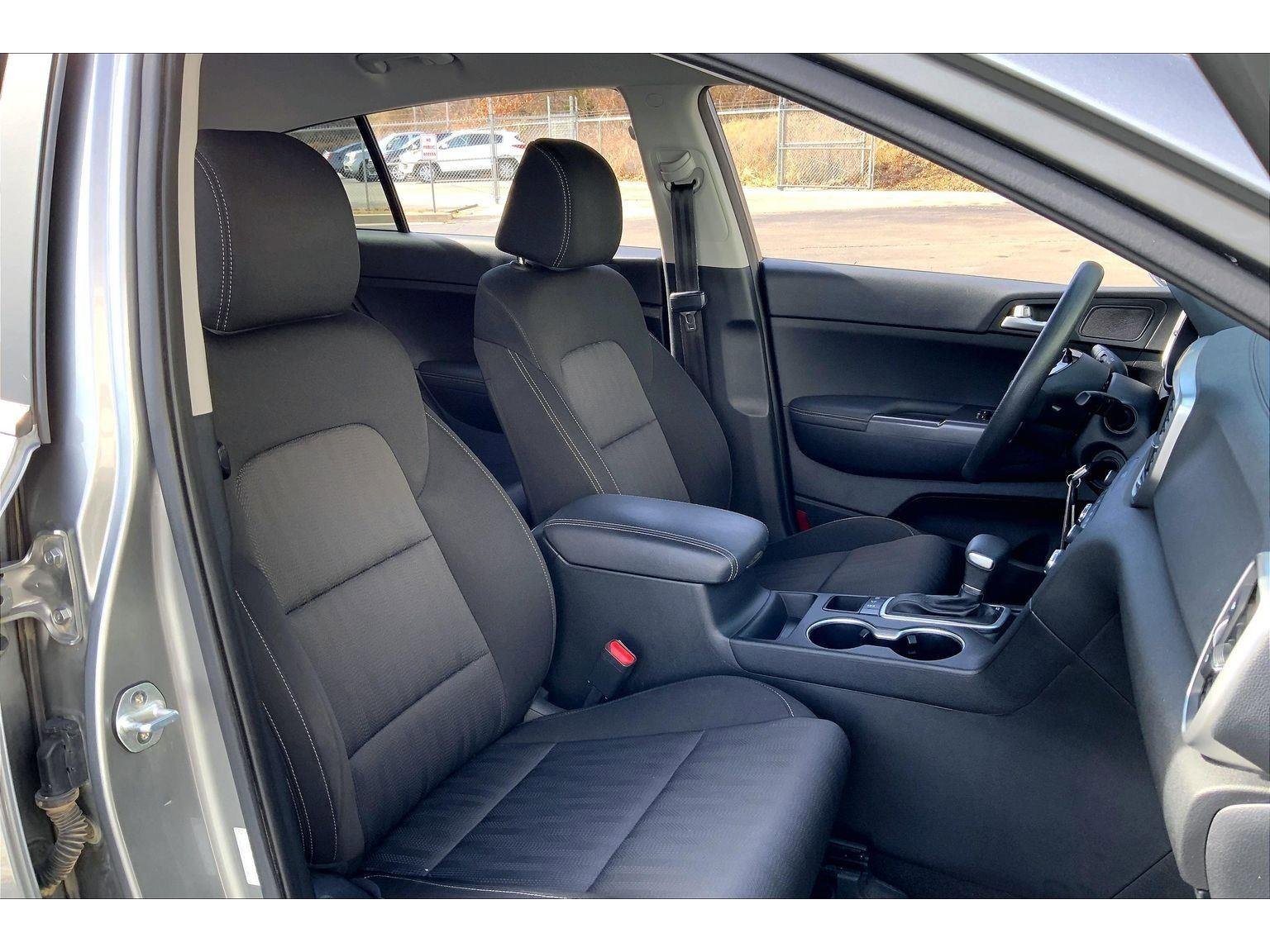 Used 2020 Kia Sportage LX image 7