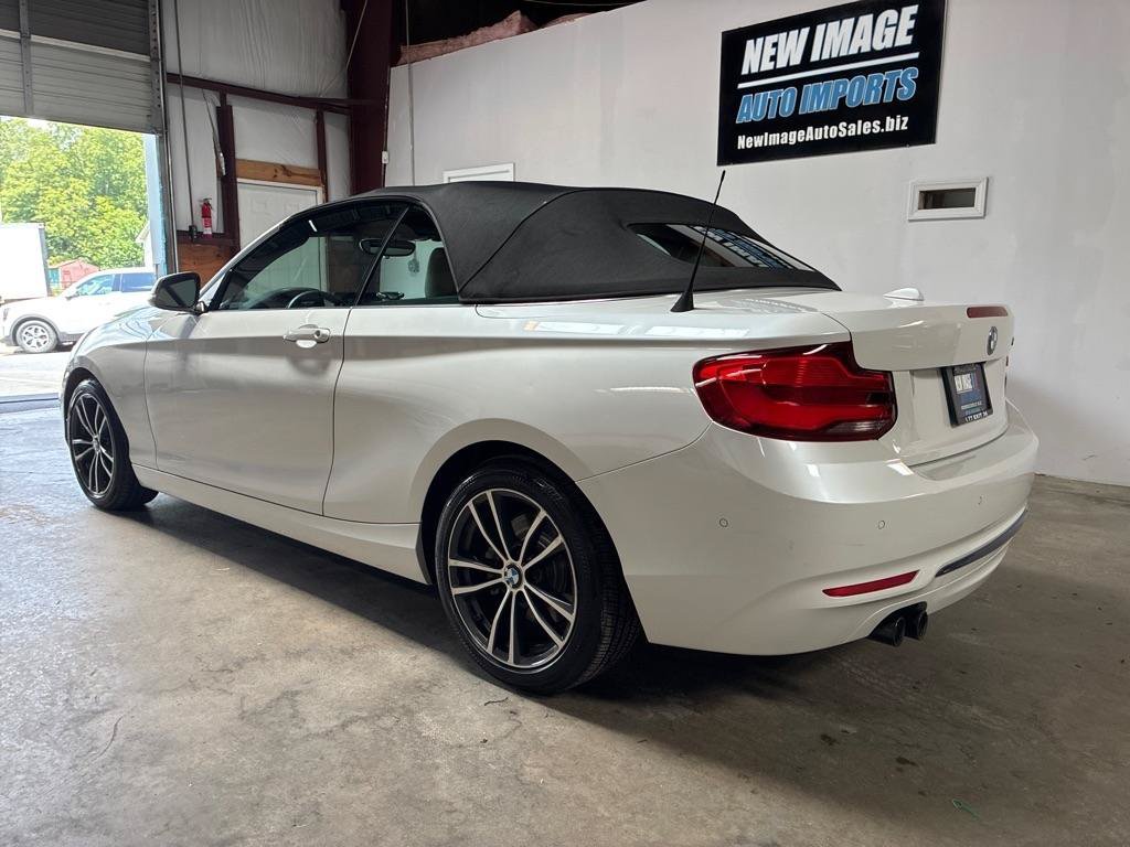 Used 2018 BMW 230i Convertible RWD image 9