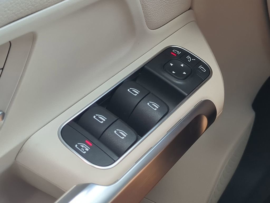 New 2025 Mercedes-Benz GLB 250 GLB 250 image 10