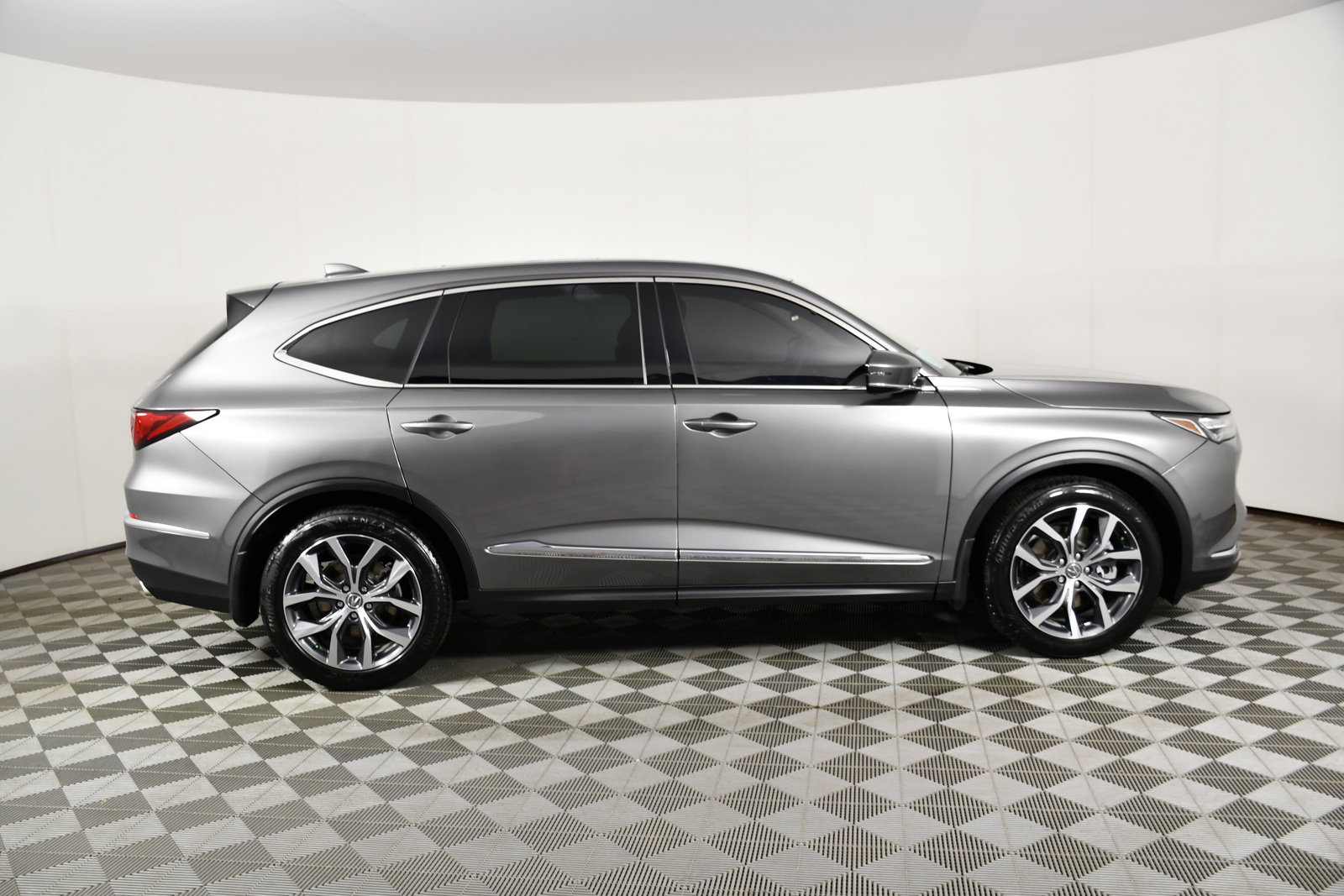 Certified 2024 Acura MDX w/ Technology Package AWD/4WD image 5