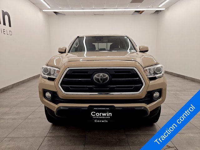 Used 2018 Toyota Tacoma SR5 AWD/4WD image 7