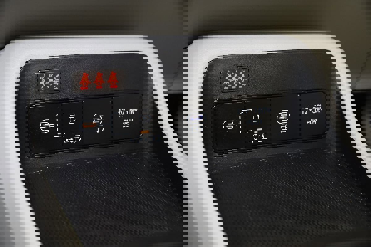 Used 2024 Hyundai Kona SE image 27