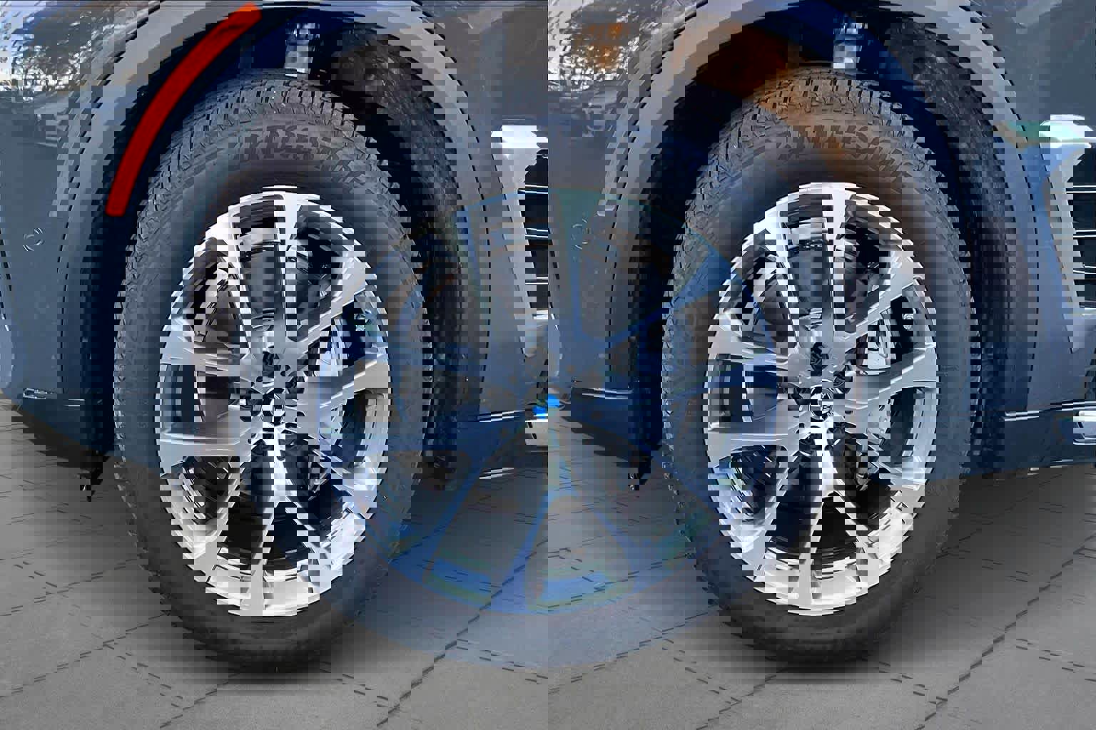 Certified 2025 BMW X5 xDrive40i image 10