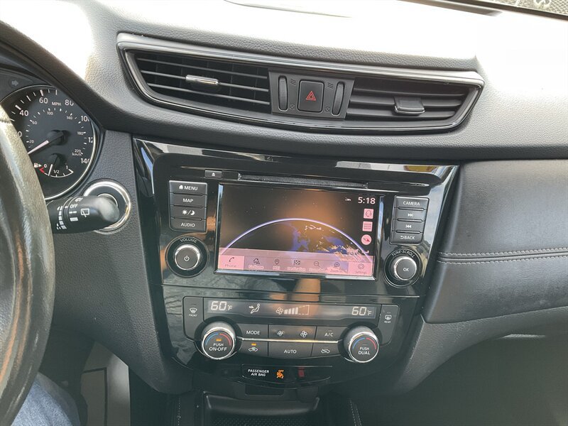 Used 2018 Nissan Rogue SL w/ Premium Package AWD/4WD image 29