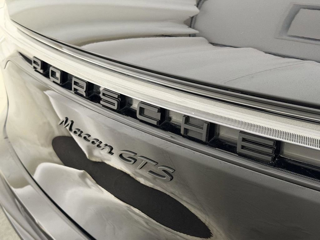 Certified 2022 Porsche Macan GTS image 25