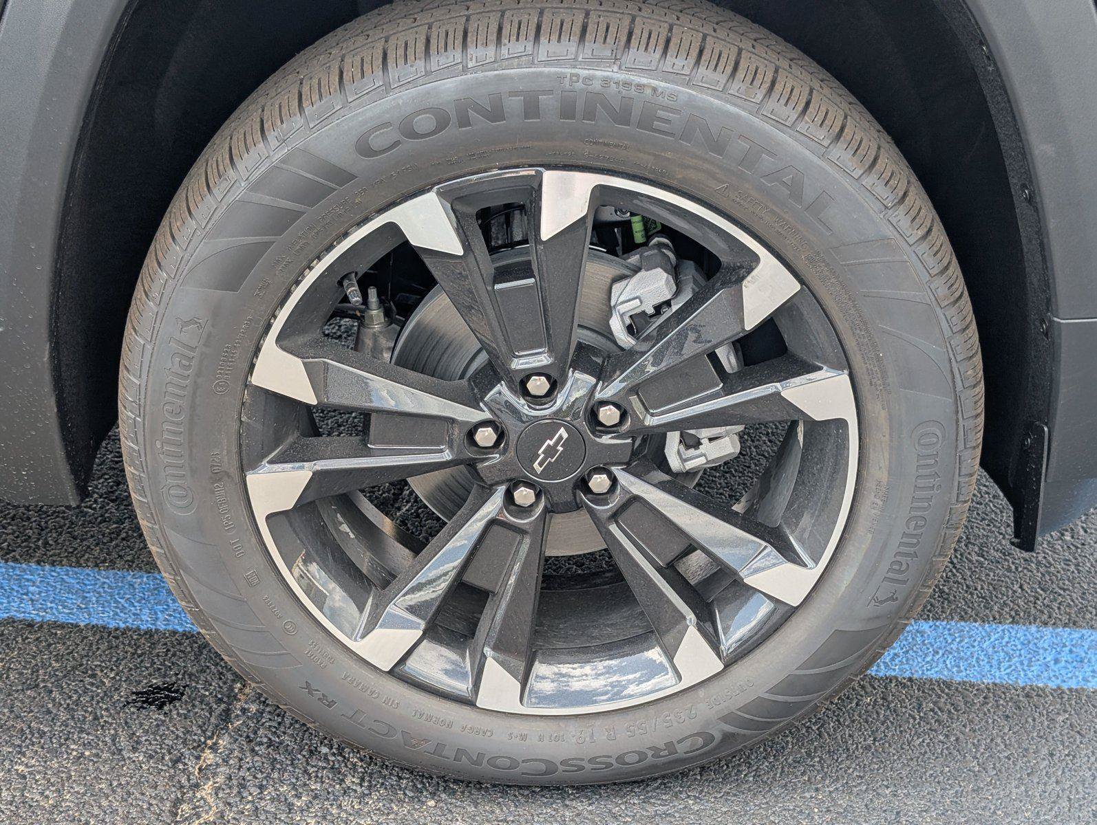 New 2026 Chevrolet Equinox RS w/ Convenience Package III FWD image 38