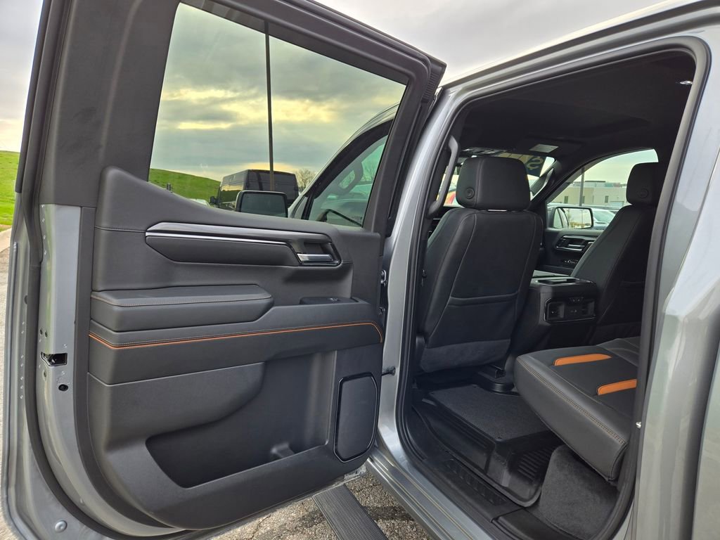 Used 2024 GMC Sierra 1500 AT4 w/ Technology Package AWD/4WD image 27