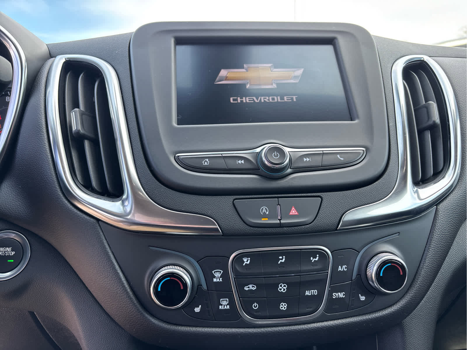 Certified 2024 Chevrolet Equinox LT w/ LPO, Floor Liner Package image 14