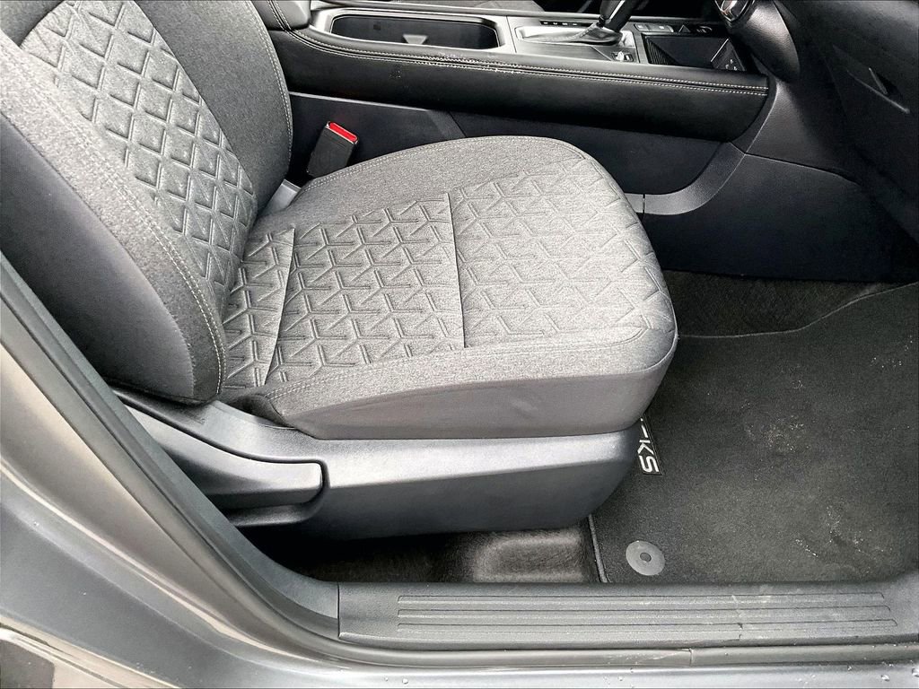 Used 2025 Nissan Kicks SV image 32