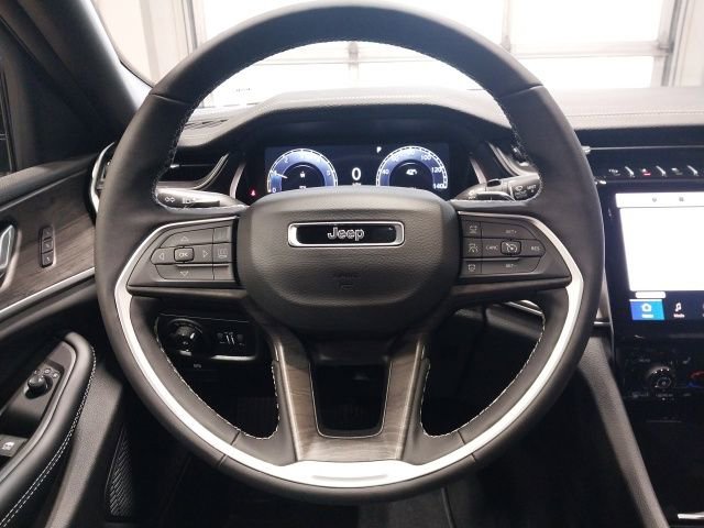 New 2025 Jeep Grand Cherokee Limited image 12