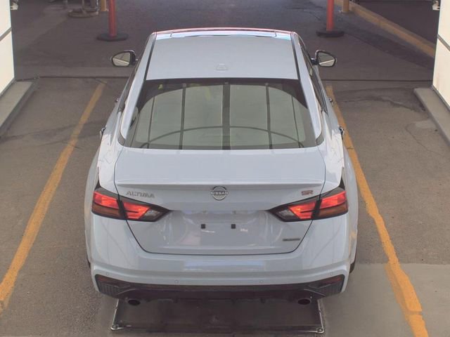 Used 2024 Nissan Altima 2.0 SR FWD image 4