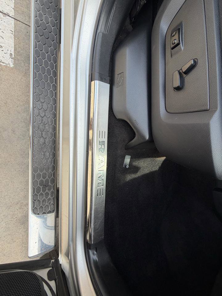 Used 2014 RAM 2500 Limited AWD/4WD image 31