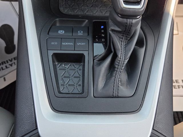 Used 2023 Toyota RAV4 XLE Premium image 19