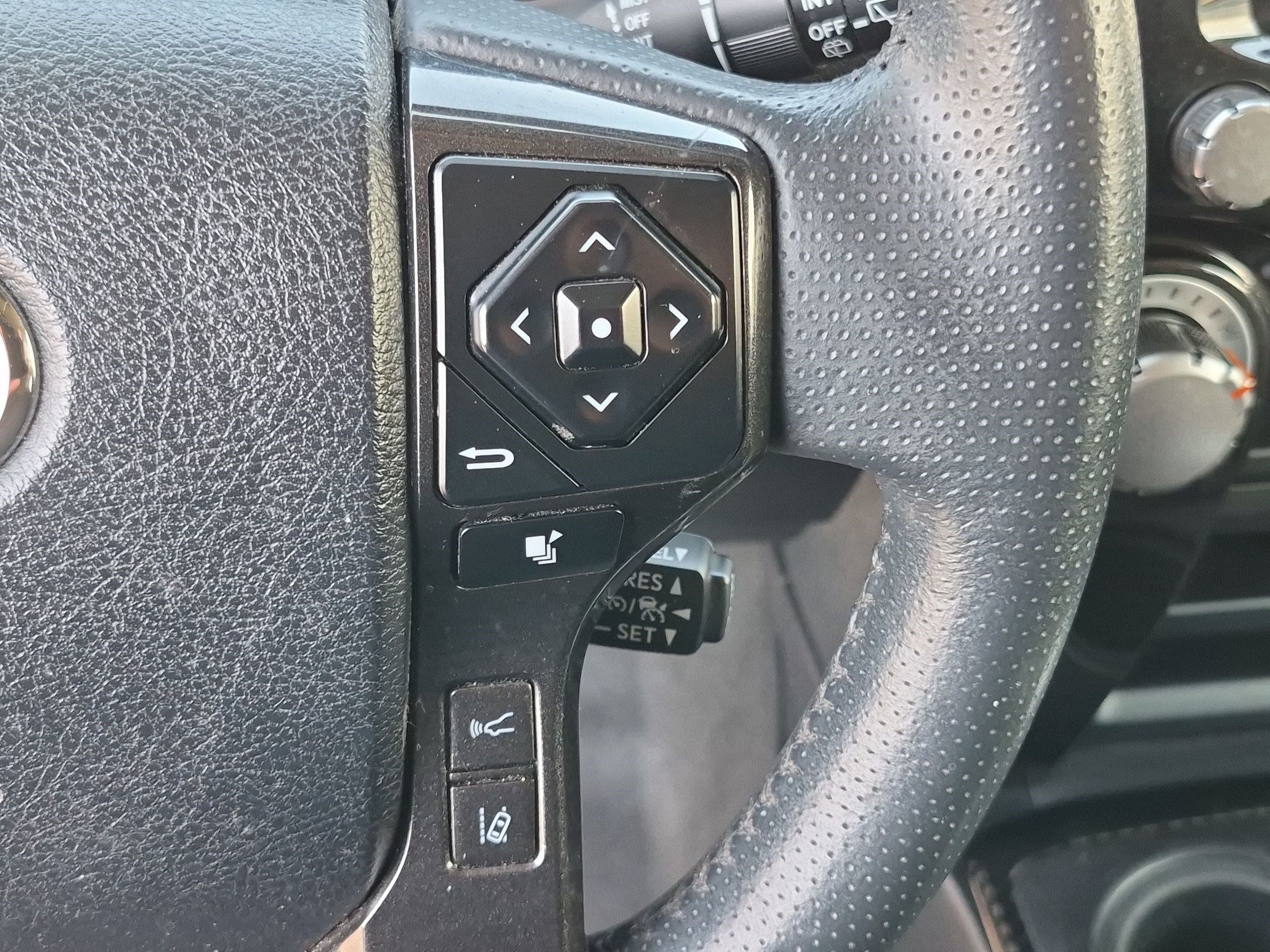 Used 2021 Toyota 4Runner TRD Off-Road AWD/4WD image 20