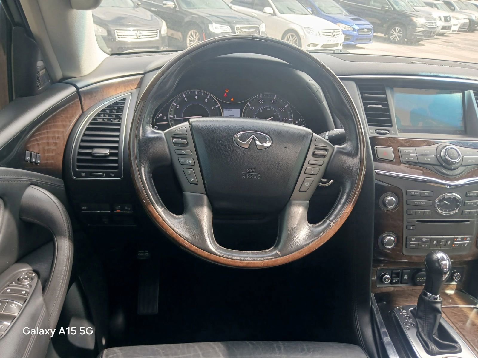 Used 2014 INFINITI QX80 4WD w/ Deluxe Touring Package image 25