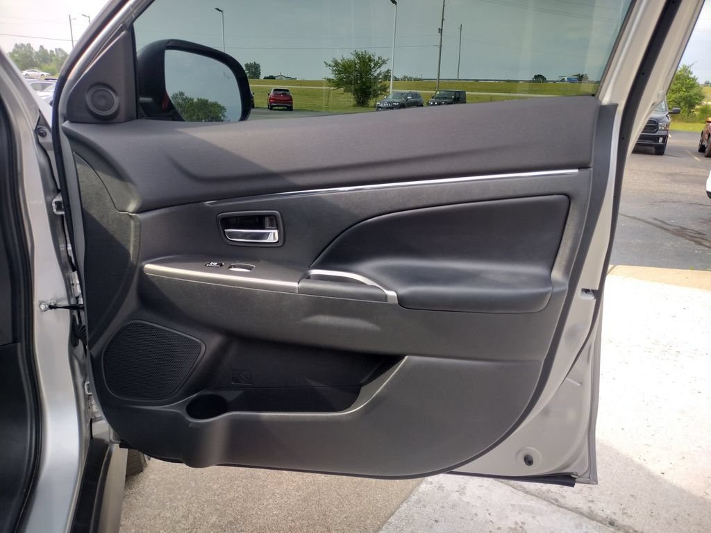 Used 2023 Mitsubishi Outlander Sport SE AWD/4WD image 23