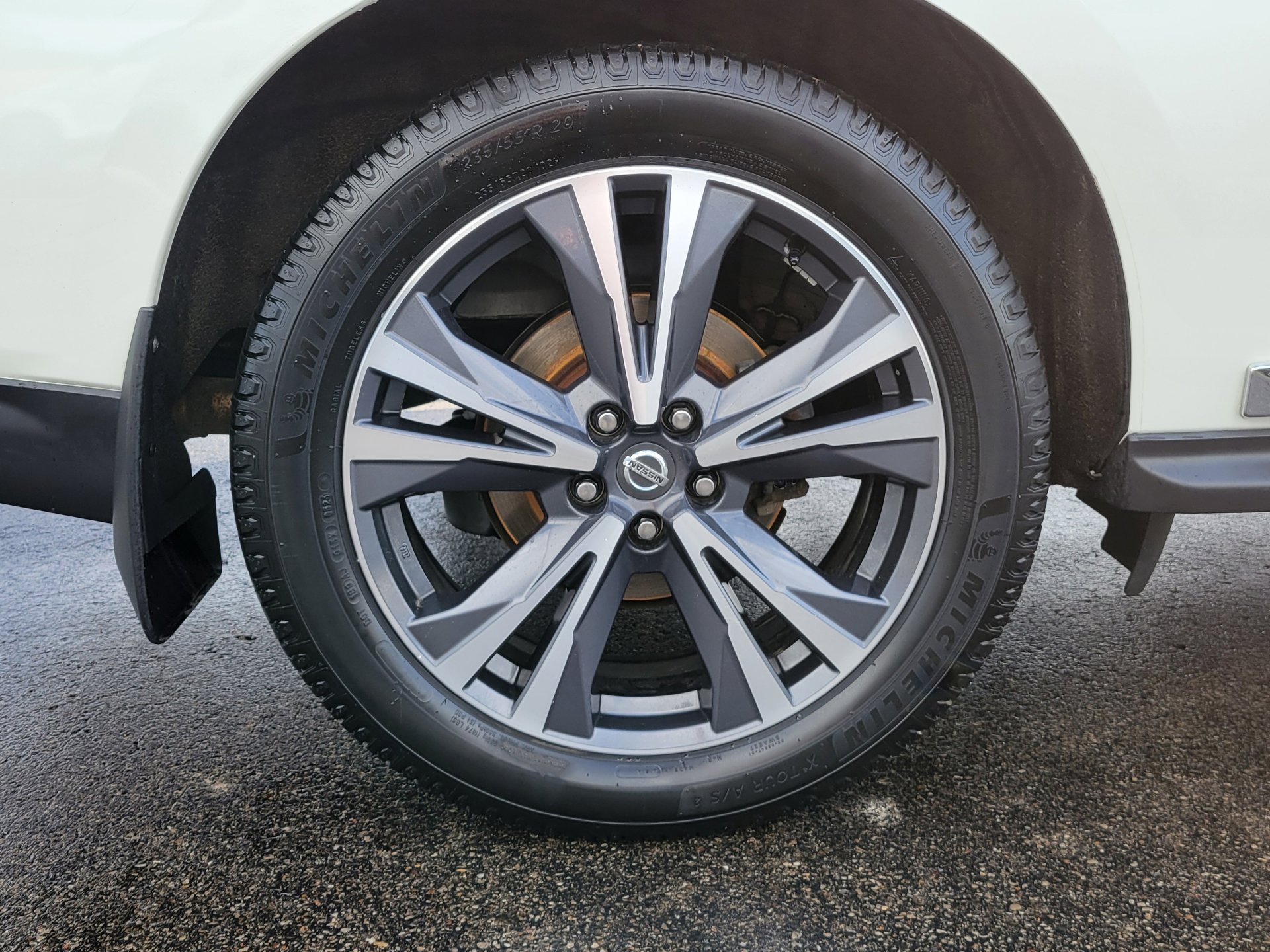 Used 2019 Nissan Pathfinder Platinum image 5
