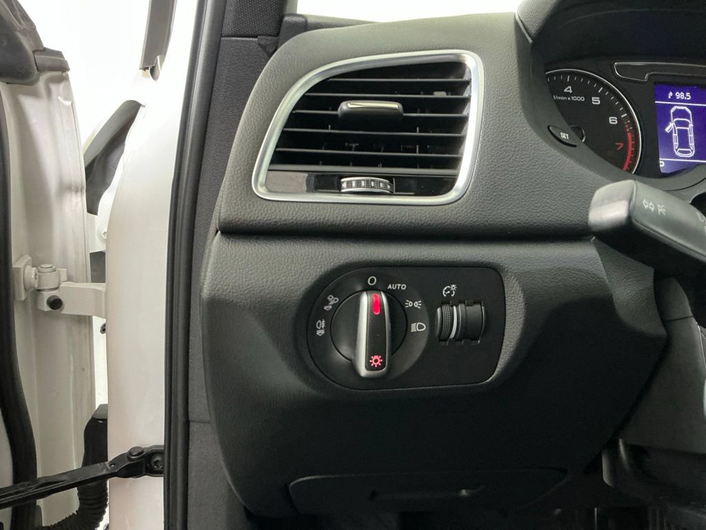 Used 2018 Audi Q3 2.0T Premium w/ Convenience Package FWD image 17