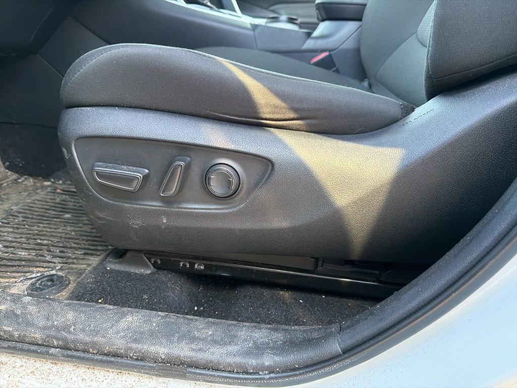 Used 2023 Toyota RAV4 XLE w/ Convenience Package image 13