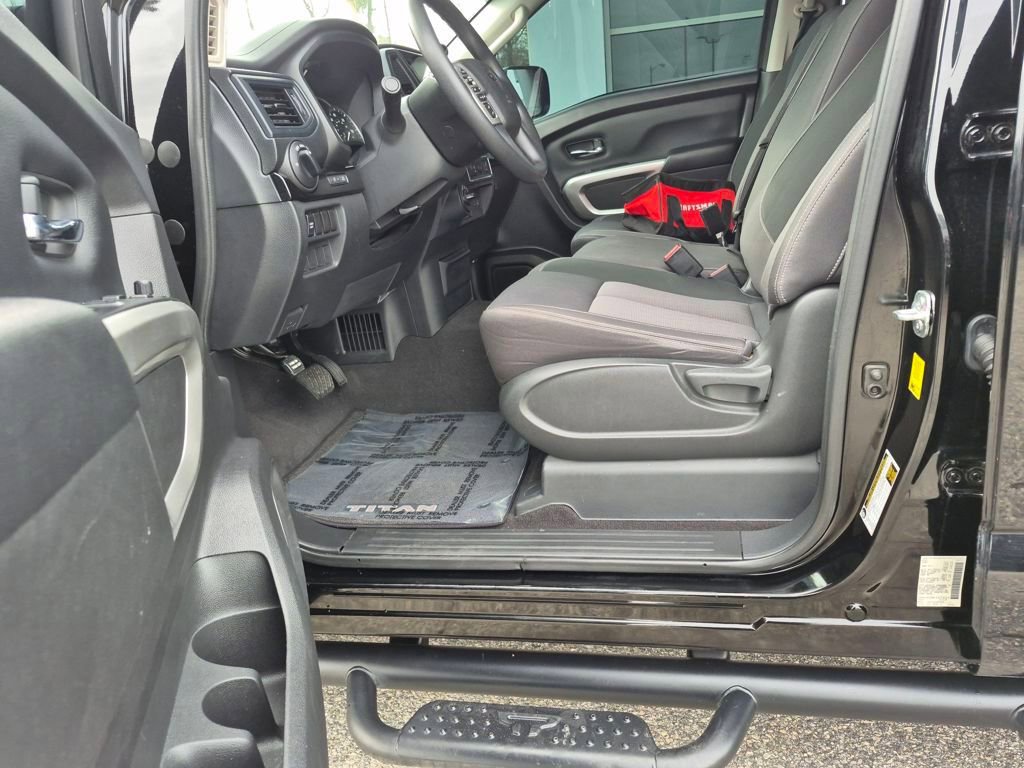 Used 2022 Nissan Titan SV w/ Accessory Utility Package image 2