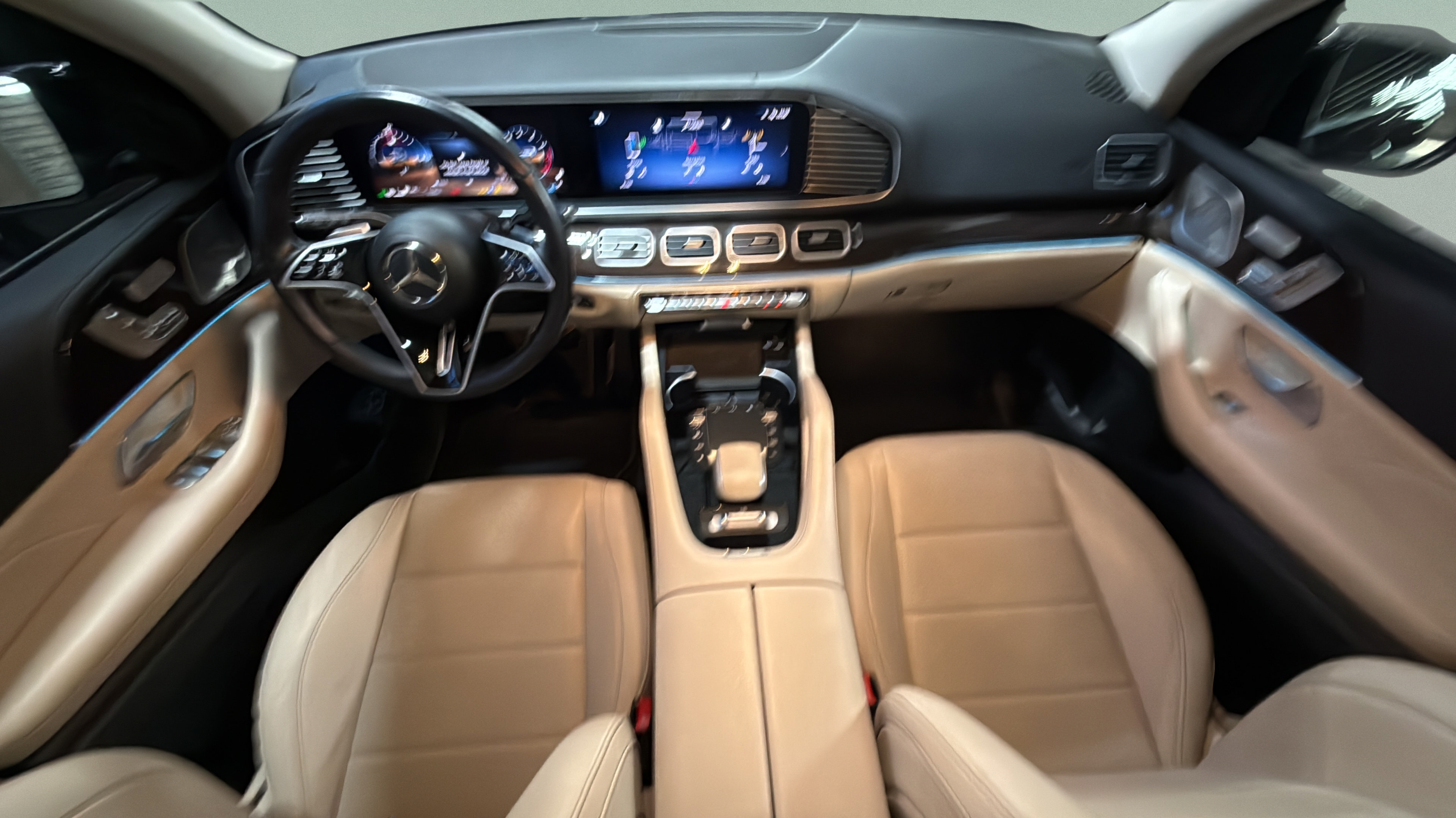 Used 2024 Mercedes-Benz GLS 450 4MATIC image 17