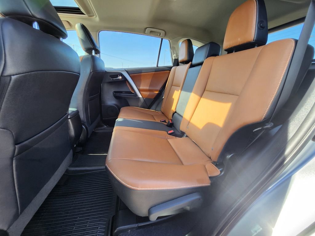 Used 2016 Toyota RAV4 Limited image 12