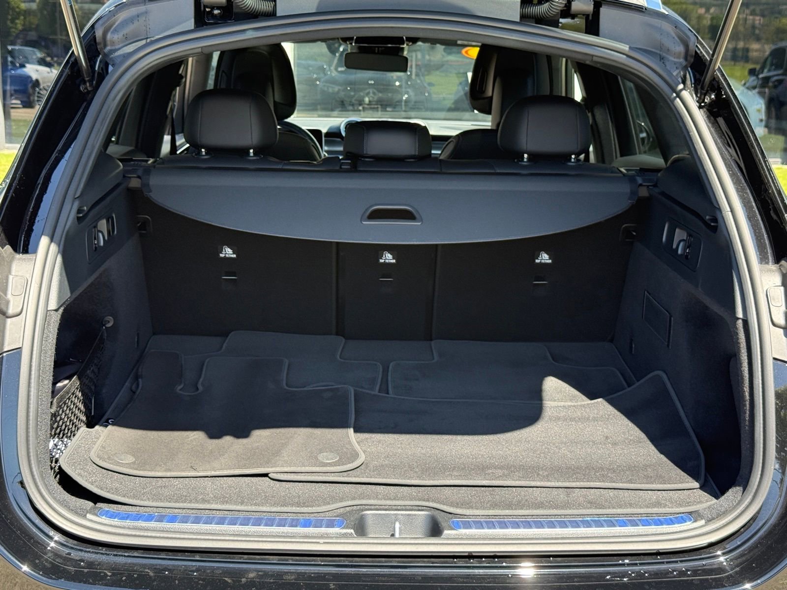 Used 2025 Mercedes-Benz GLC 300 image 16