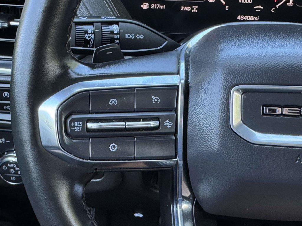 Used 2025 GMC Yukon Denali AWD/4WD image 12