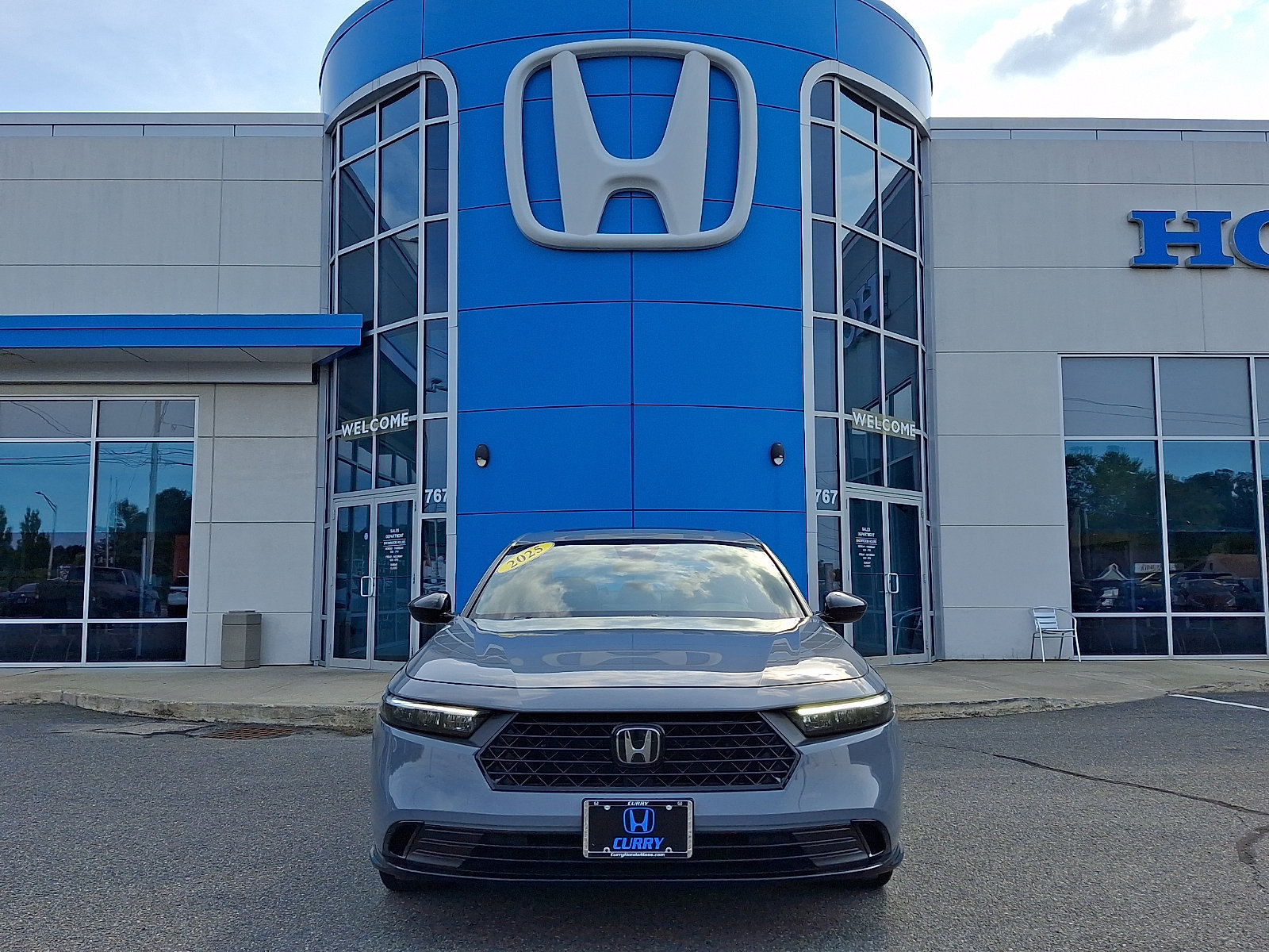 Used 2025 Honda Accord Sport image 2