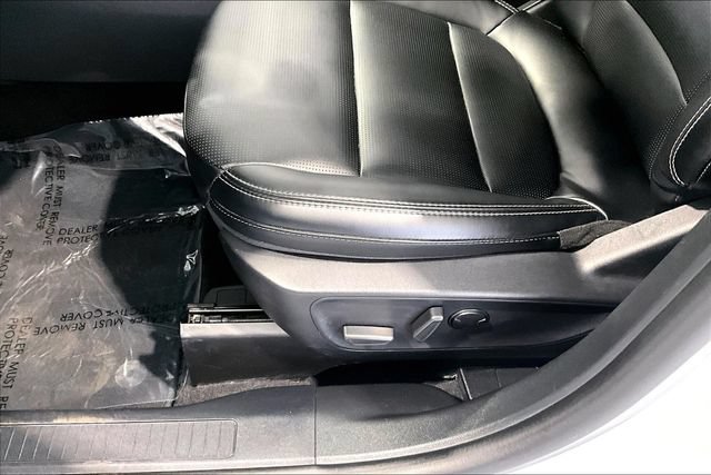 Used 2025 Ford Escape Platinum AWD/4WD image 24
