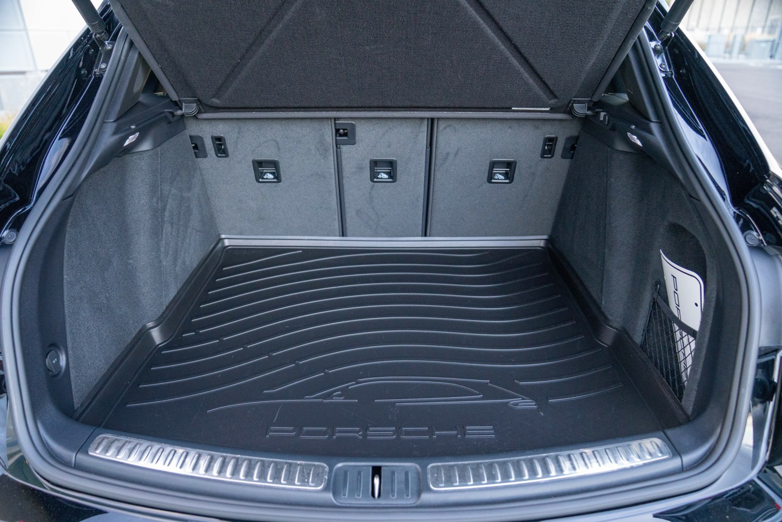 Certified 2026 Porsche Macan Turbo AWD/4WD image 28