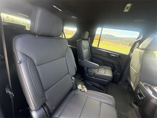 New 2026 Chevrolet Suburban LT image 28