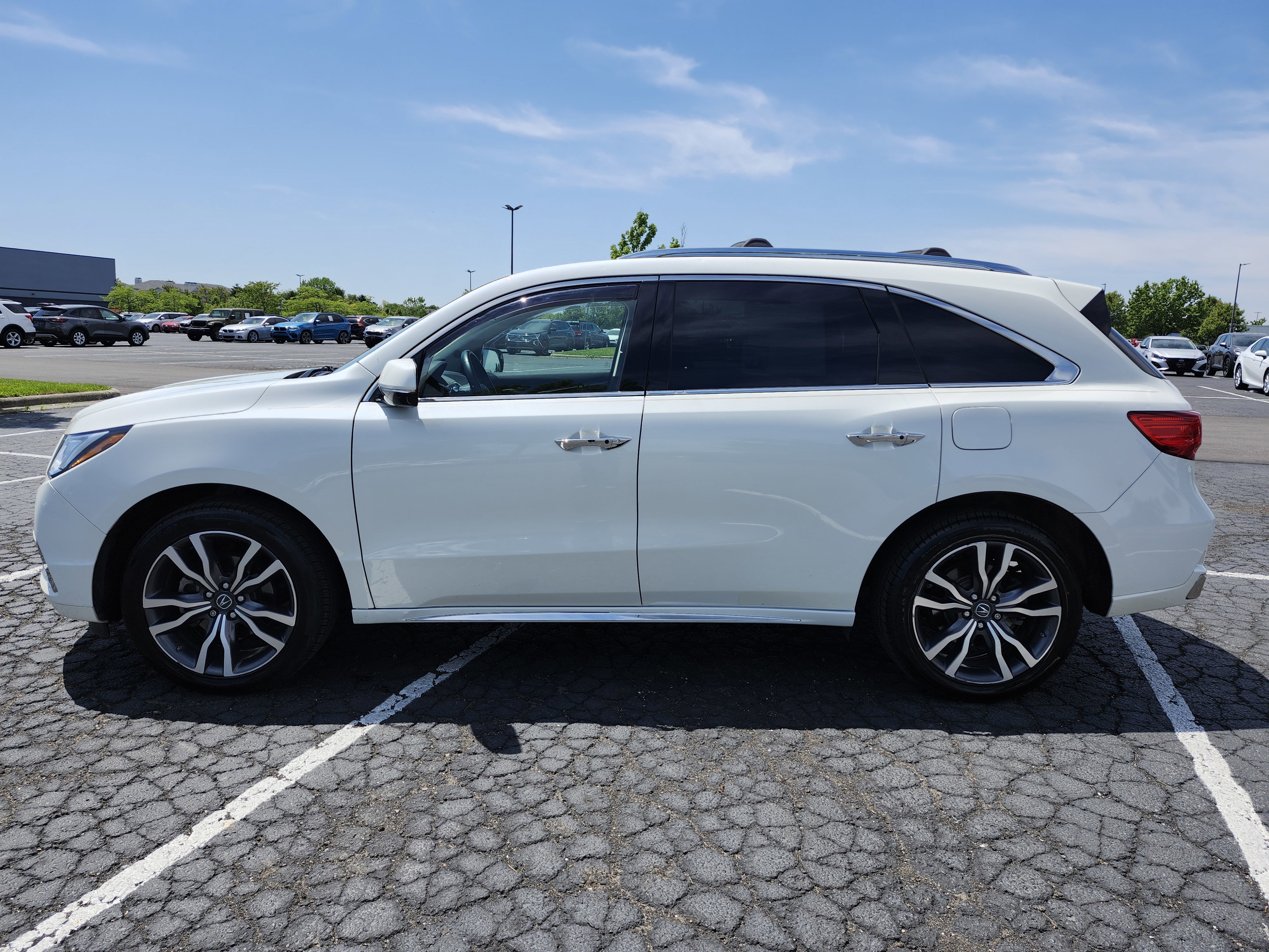 Used 2019 Acura MDX SH-AWD w/ Advance Package image 18