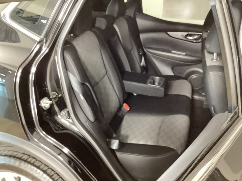 Used 2020 Nissan Rogue Sport SV FWD image 33