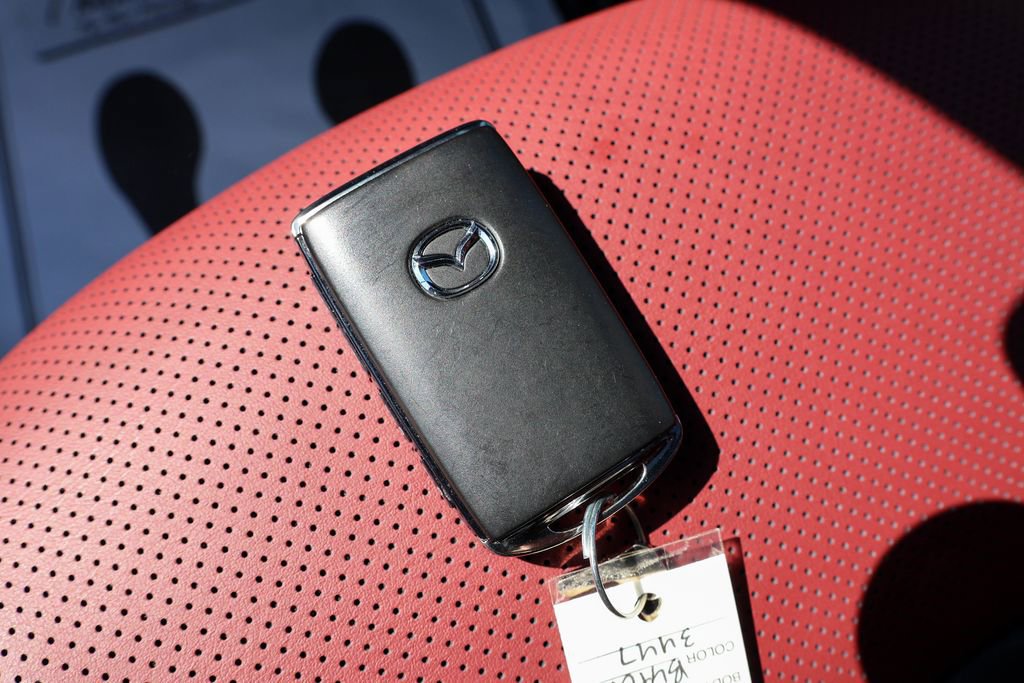 Used 2025 MAZDA CX-70 Plug-In Hybrid w/ Premium Plus image 29