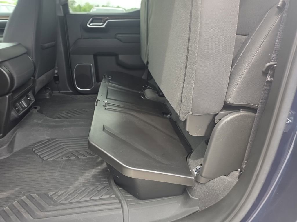 Used 2022 Chevrolet Silverado 1500 LT AWD/4WD image 13