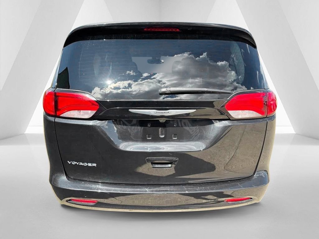 Used 2023 Chrysler Voyager LX FWD image 6