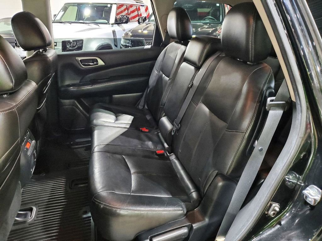 Used 2013 Nissan Pathfinder Platinum image 29