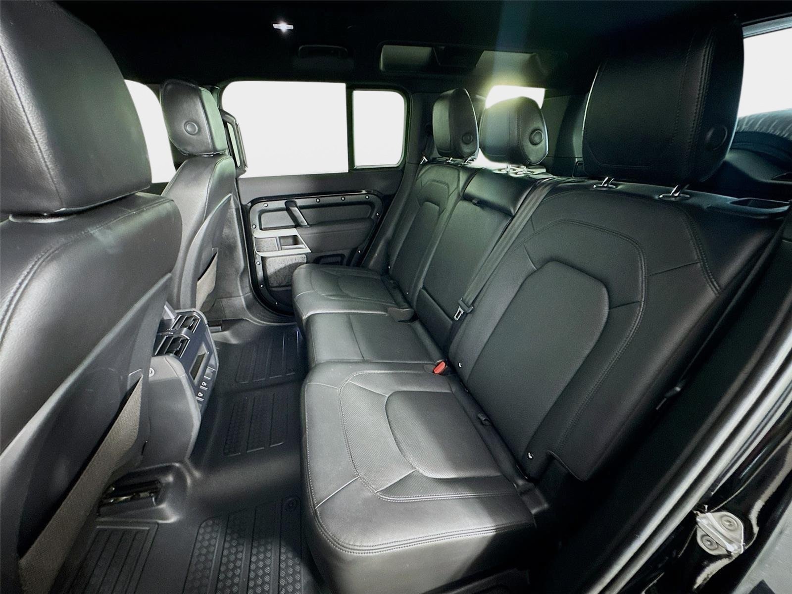 Used 2023 Land Rover Defender 110 S AWD/4WD image 24