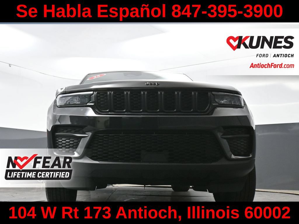 Used 2025 Jeep Grand Cherokee Altitude AWD/4WD image 59